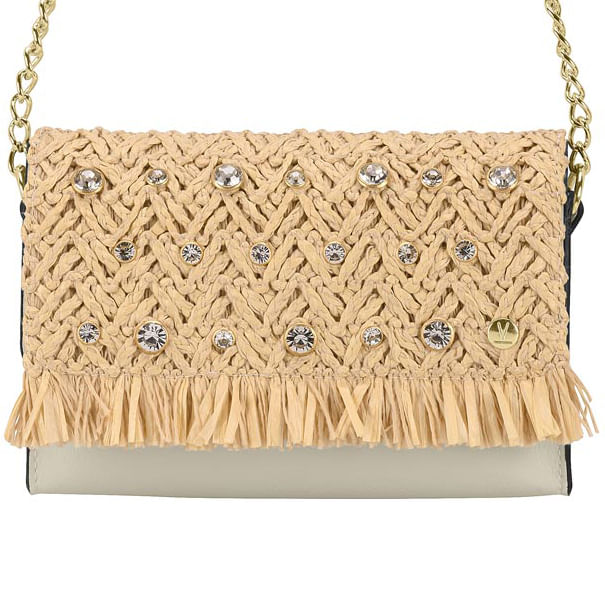 Bolsa tiracolo feminina Vizzano na cor branco off natural com acabamento em tecido e detalhes em corrente dourada